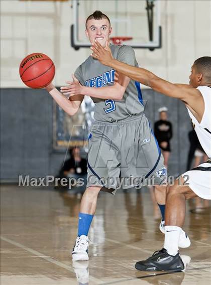 Thumbnail 3 in Legend @ Arapahoe (CHSAA 5A Sweet 16) photogallery.