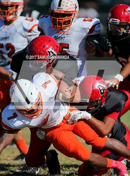 Thumbnail 2 in Grant @ Arleta photogallery.