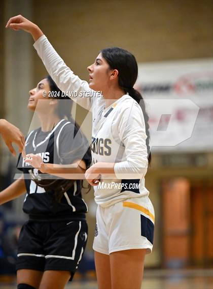 Thumbnail 3 in River Valley vs. Gridley (Sutter Tournament) photogallery.