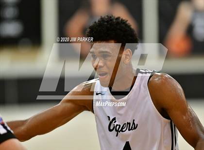 Thumbnail 3 in Stony Point @ Vandegrift photogallery.