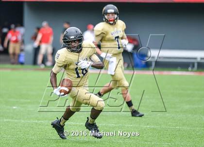 Thumbnail 1 in Colerain vs. Warren Central (Crosstown Showdown) photogallery.
