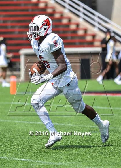 Thumbnail 3 in Colerain vs. Warren Central (Crosstown Showdown) photogallery.