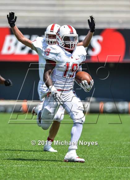 Thumbnail 1 in Colerain vs. Warren Central (Crosstown Showdown) photogallery.