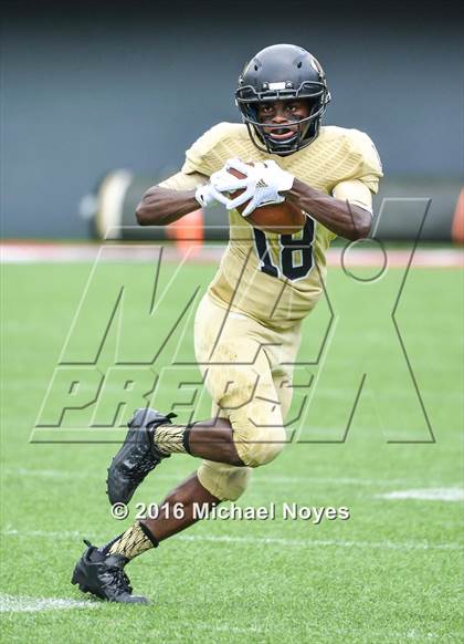 Thumbnail 3 in Colerain vs. Warren Central (Crosstown Showdown) photogallery.