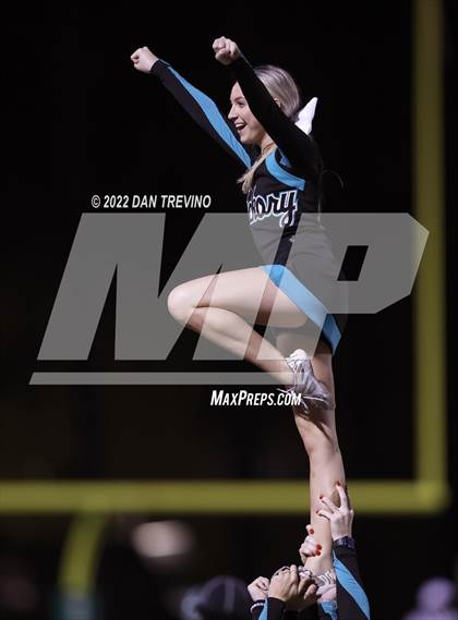 Thumbnail 1 in Hickory vs Green Run (VHSL Class 5A Quarterfinal) photogallery.