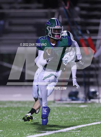 Thumbnail 2 in Hickory vs Green Run (VHSL Class 5A Quarterfinal) photogallery.