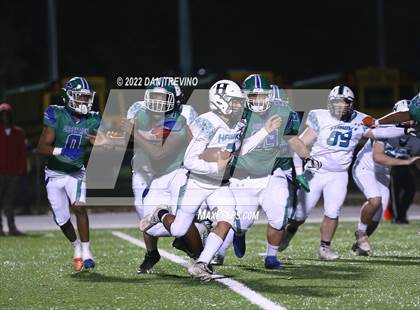 Thumbnail 2 in Hickory vs Green Run (VHSL Class 5A Quarterfinal) photogallery.