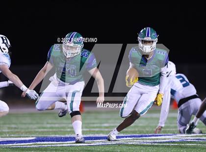Thumbnail 3 in Hickory vs Green Run (VHSL Class 5A Quarterfinal) photogallery.