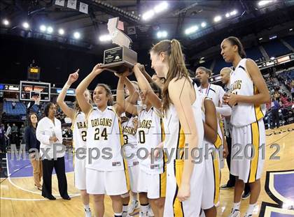 Thumbnail 1 in Laguna Hills vs. Bishop O'Dowd (CIF State D3 Final) photogallery.