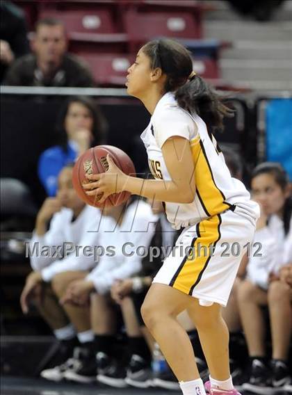 Thumbnail 1 in Laguna Hills vs. Bishop O'Dowd (CIF State D3 Final) photogallery.