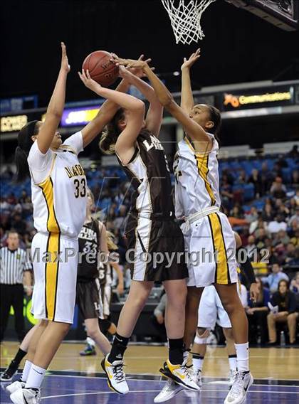 Thumbnail 1 in Laguna Hills vs. Bishop O'Dowd (CIF State D3 Final) photogallery.