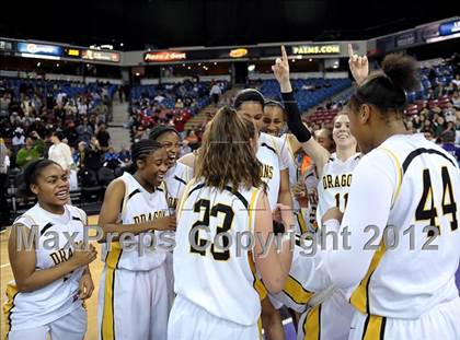 Thumbnail 3 in Laguna Hills vs. Bishop O'Dowd (CIF State D3 Final) photogallery.