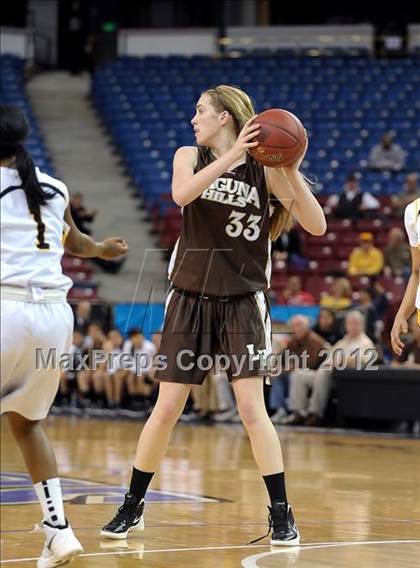 Thumbnail 3 in Laguna Hills vs. Bishop O'Dowd (CIF State D3 Final) photogallery.