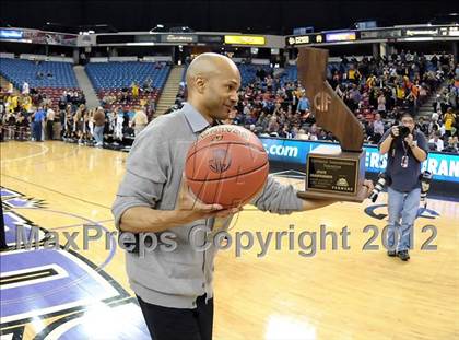 Thumbnail 2 in Laguna Hills vs. Bishop O'Dowd (CIF State D3 Final) photogallery.