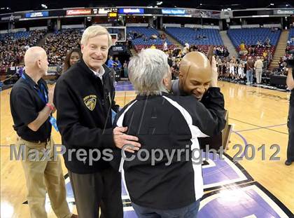 Thumbnail 3 in Laguna Hills vs. Bishop O'Dowd (CIF State D3 Final) photogallery.