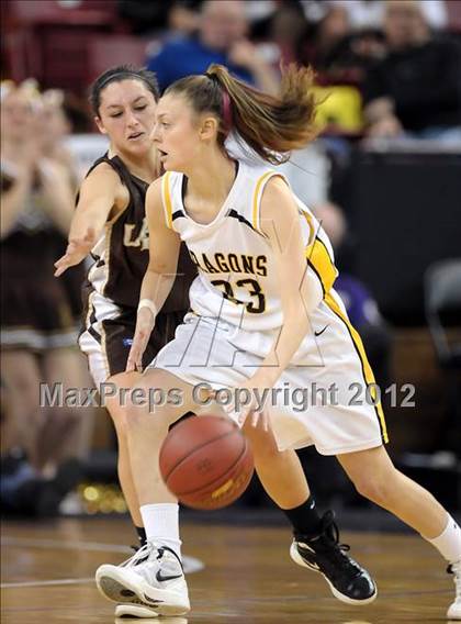 Thumbnail 2 in Laguna Hills vs. Bishop O'Dowd (CIF State D3 Final) photogallery.