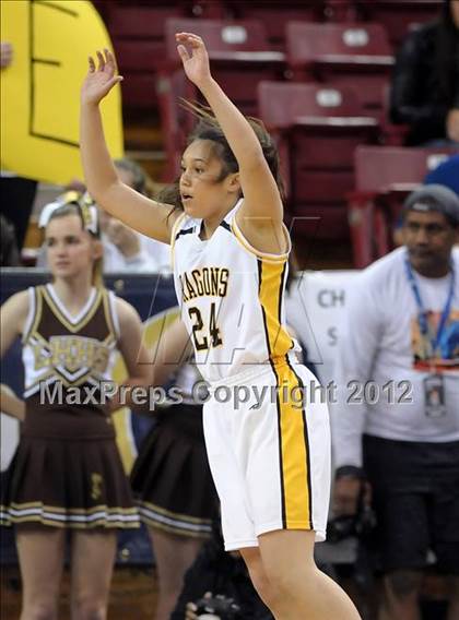 Thumbnail 3 in Laguna Hills vs. Bishop O'Dowd (CIF State D3 Final) photogallery.