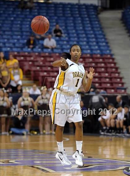 Thumbnail 2 in Laguna Hills vs. Bishop O'Dowd (CIF State D3 Final) photogallery.
