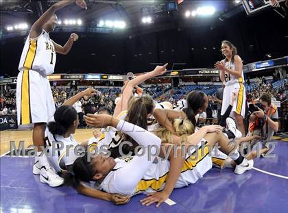 Thumbnail 2 in Laguna Hills vs. Bishop O'Dowd (CIF State D3 Final) photogallery.