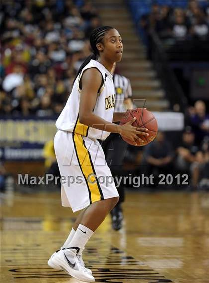 Thumbnail 3 in Laguna Hills vs. Bishop O'Dowd (CIF State D3 Final) photogallery.