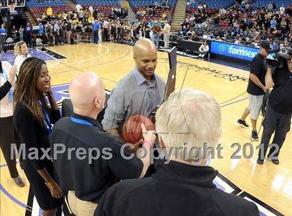 Thumbnail 2 in Laguna Hills vs. Bishop O'Dowd (CIF State D3 Final) photogallery.