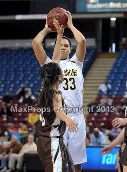 Thumbnail 1 in Laguna Hills vs. Bishop O'Dowd (CIF State D3 Final) photogallery.