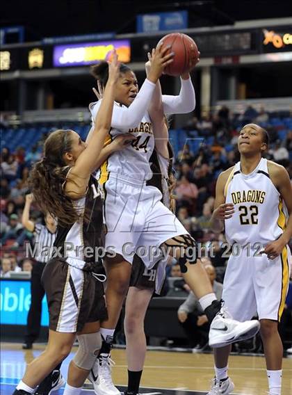 Thumbnail 1 in Laguna Hills vs. Bishop O'Dowd (CIF State D3 Final) photogallery.