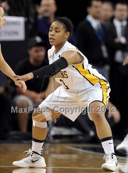 Thumbnail 1 in Laguna Hills vs. Bishop O'Dowd (CIF State D3 Final) photogallery.
