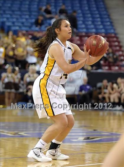 Thumbnail 3 in Laguna Hills vs. Bishop O'Dowd (CIF State D3 Final) photogallery.