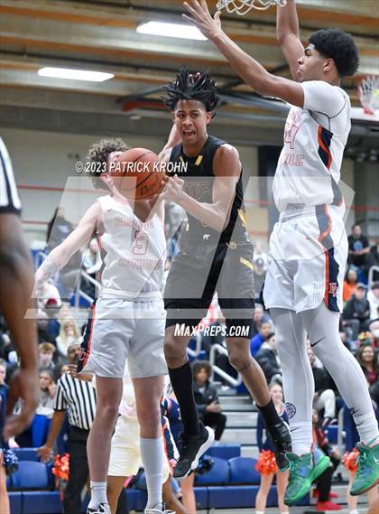 Thumbnail 1 in O'Dea @ Eastside Catholic (3A Boys District 2) photogallery.
