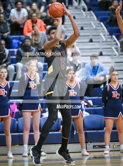 Thumbnail 1 in O'Dea @ Eastside Catholic (3A Boys District 2) photogallery.