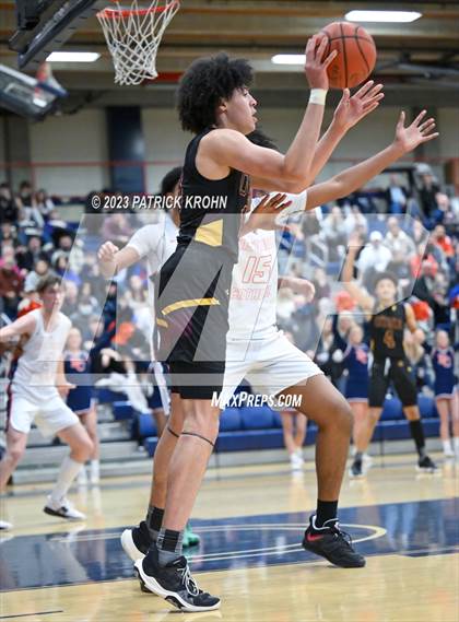 Thumbnail 3 in O'Dea @ Eastside Catholic (3A Boys District 2) photogallery.