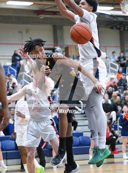 Thumbnail 2 in O'Dea @ Eastside Catholic (3A Boys District 2) photogallery.