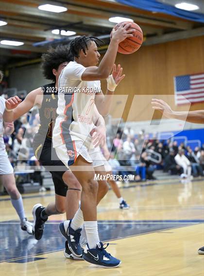 Thumbnail 2 in O'Dea @ Eastside Catholic (3A Boys District 2) photogallery.