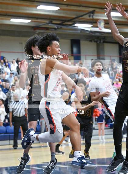 Thumbnail 2 in O'Dea @ Eastside Catholic (3A Boys District 2) photogallery.