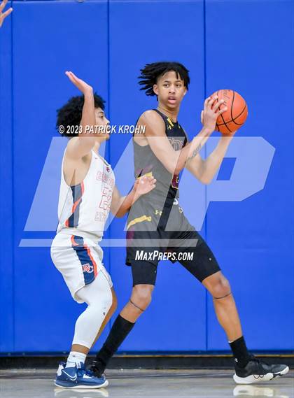 Thumbnail 2 in O'Dea @ Eastside Catholic (3A Boys District 2) photogallery.