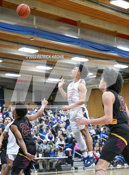 Thumbnail 1 in O'Dea @ Eastside Catholic (3A Boys District 2) photogallery.