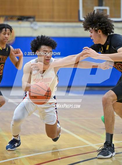 Thumbnail 2 in O'Dea @ Eastside Catholic (3A Boys District 2) photogallery.