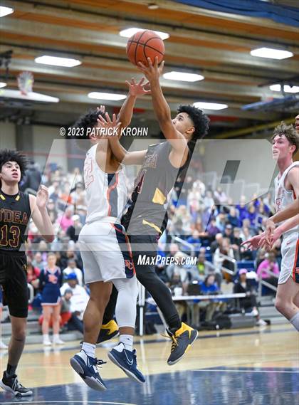 Thumbnail 2 in O'Dea @ Eastside Catholic (3A Boys District 2) photogallery.