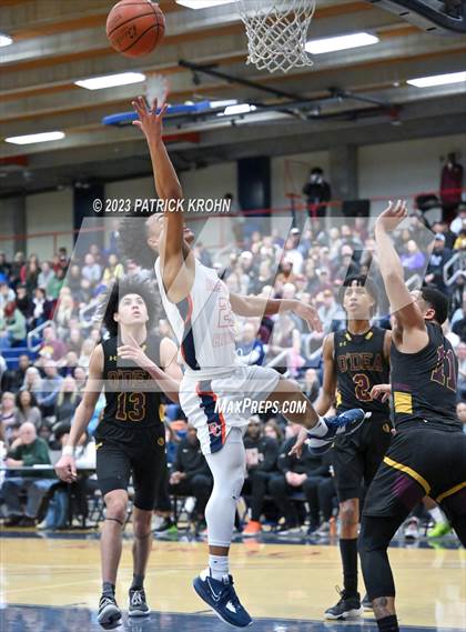 Thumbnail 1 in O'Dea @ Eastside Catholic (3A Boys District 2) photogallery.
