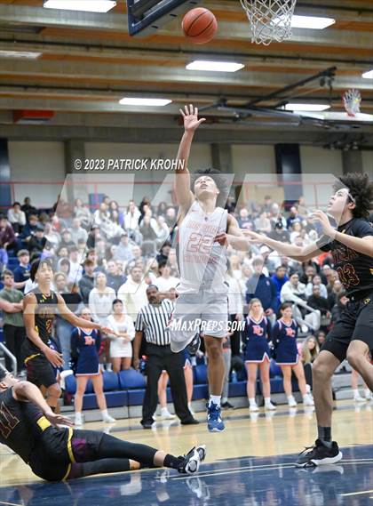 Thumbnail 3 in O'Dea @ Eastside Catholic (3A Boys District 2) photogallery.