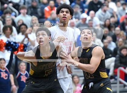 Thumbnail 1 in O'Dea @ Eastside Catholic (3A Boys District 2) photogallery.