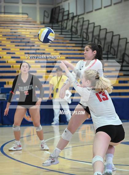 Thumbnail 1 in Marin Academy vs. Glendale (CIF State D4 Final) photogallery.