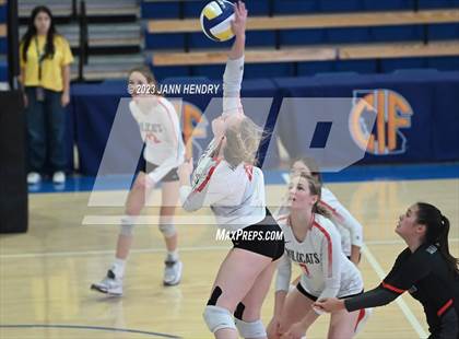 Thumbnail 3 in Marin Academy vs. Glendale (CIF State D4 Final) photogallery.