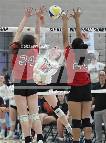 Thumbnail 2 in Marin Academy vs. Glendale (CIF State D4 Final) photogallery.