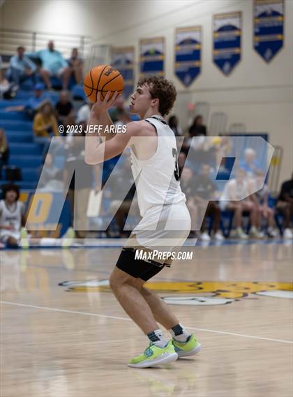 Thumbnail 2 in Norland vs Sacred Heart-Griffin (Wally Keller Classic) photogallery.