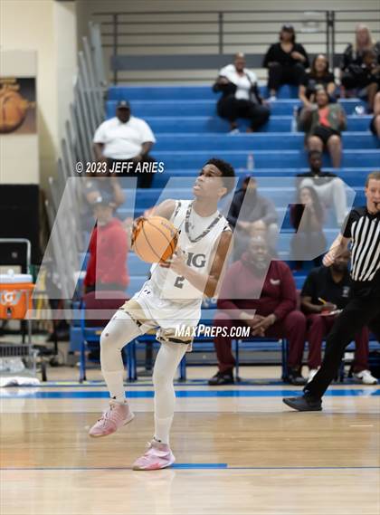 Thumbnail 3 in Norland vs Sacred Heart-Griffin (Wally Keller Classic) photogallery.