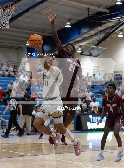Thumbnail 3 in Norland vs Sacred Heart-Griffin (Wally Keller Classic) photogallery.