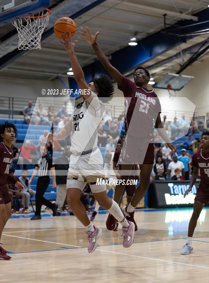 Thumbnail 2 in Norland vs Sacred Heart-Griffin (Wally Keller Classic) photogallery.