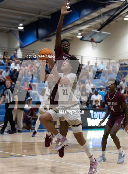 Thumbnail 2 in Norland vs Sacred Heart-Griffin (Wally Keller Classic) photogallery.